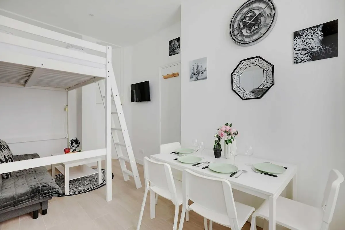 Cosy Apartement In Heart Of Batignolles Paris