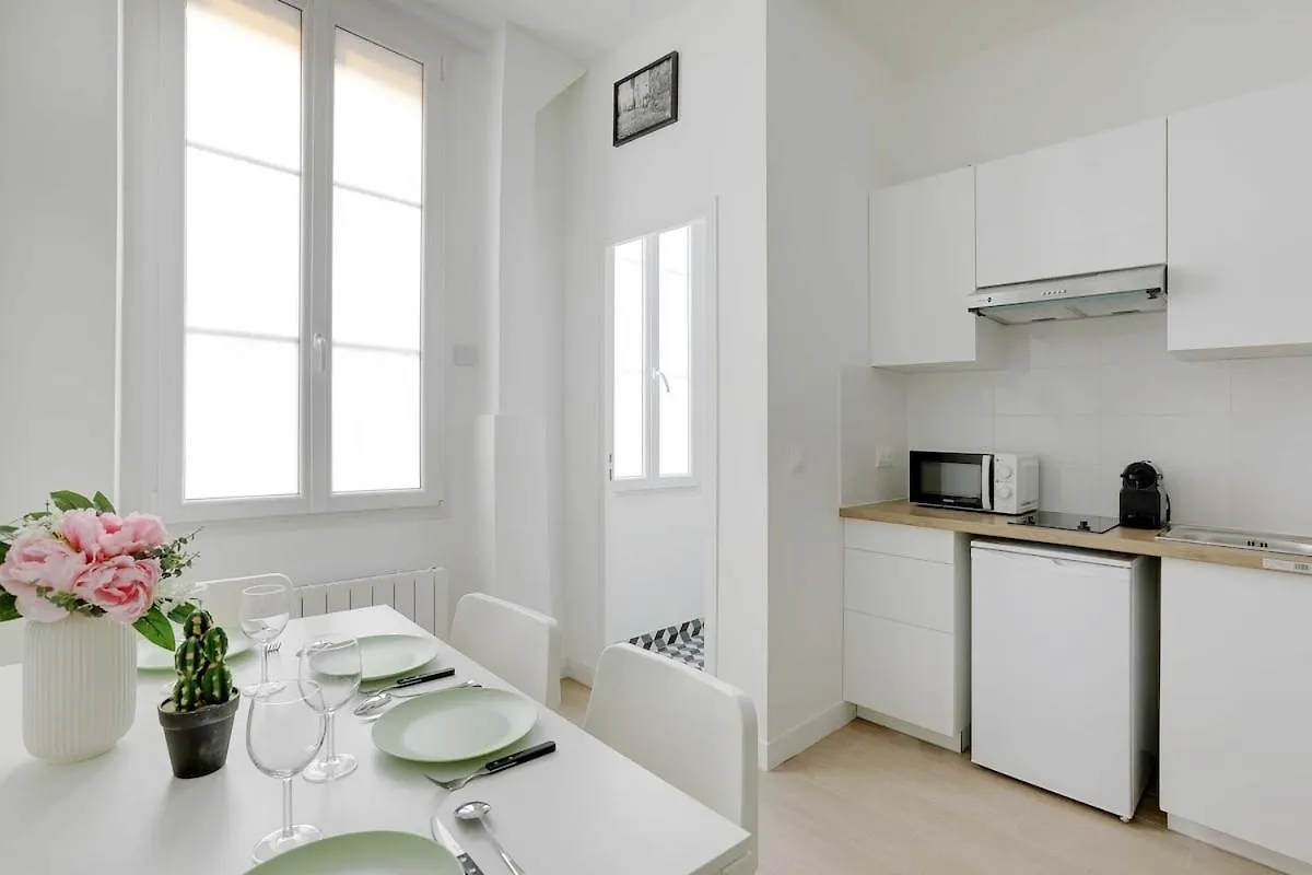 Cosy Apartement In Heart Of Batignolles Paris